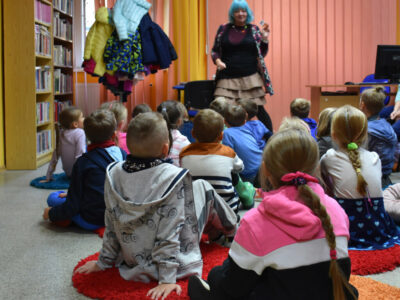 F4 – Dzieci z SP nr 6 z wizytą w bibliotece
