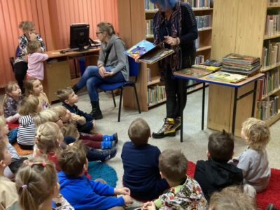 F4 – Wizyta dzieci z przedszkola w Piechowicach w naszej filii