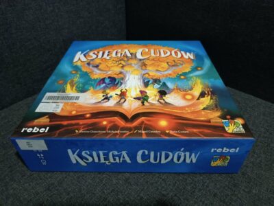 „Księga cudów” Martino Chiacchiera, Michele Piccolini; ilustracje: Dario Cestaro, Miguel Coimbra; wyd. Rebel (gra planszowa fantasy 10+, dla 1-4 graczy, czas ok. 90 min.)