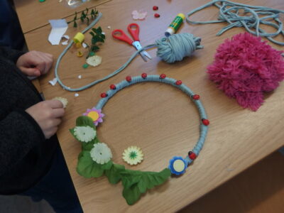 BDM: W świecie Muminków – Makrama Mamy Muminka – ferie w bibliotece