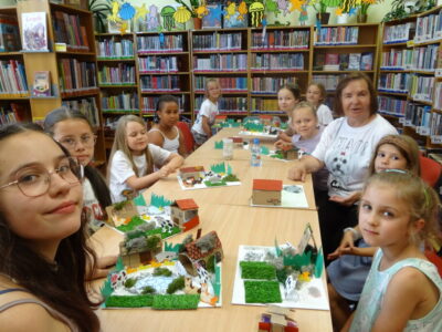 F3 – Świnka, kura, koń i krowa – igraszki na wiejskim podwórku